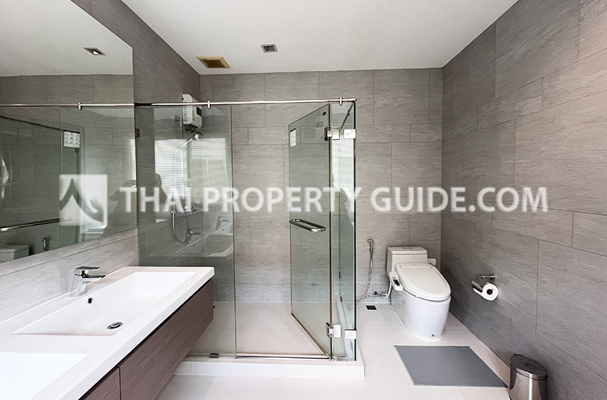 House with Shared Pool in Bangnatrad 